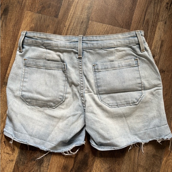 GAP Light Wash Jean Shorts - Picture 5 of 5